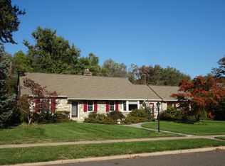 51 Oak Dr, Lansdale, PA 19446