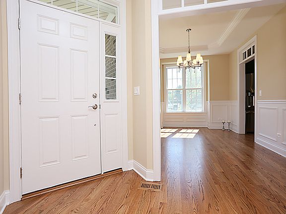 2nd image of 2763 Nicole Cir