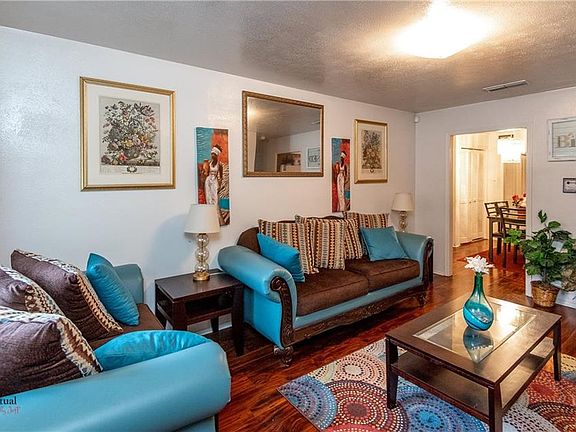 2nd image of 3006 Lone Oak Dr