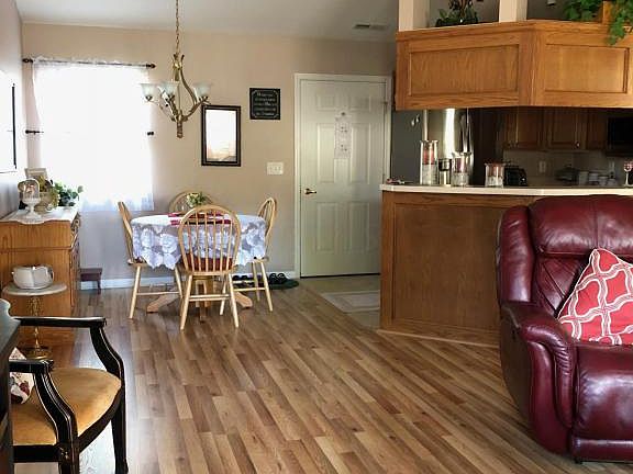 3rd image of 186 Pioneer Cir