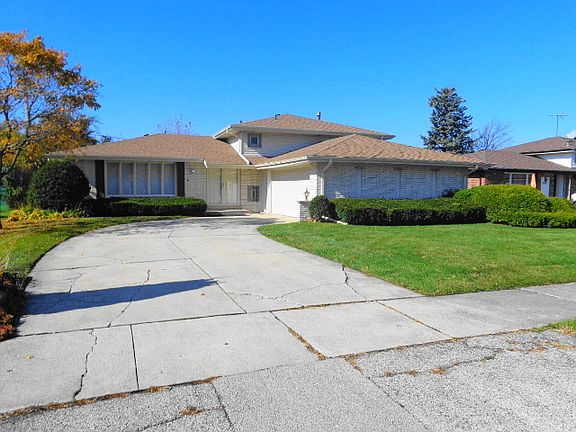2nd image of 10340 S 82nd Ct