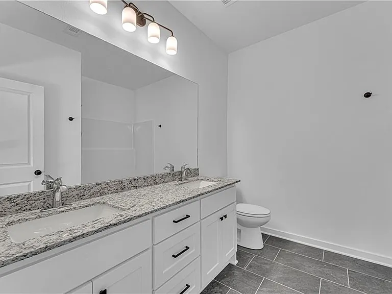 324 N West End St #A — Photo 2