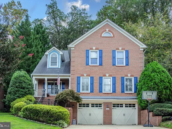 8006 Ellingson Dr, Chevy Chase, MD 20815