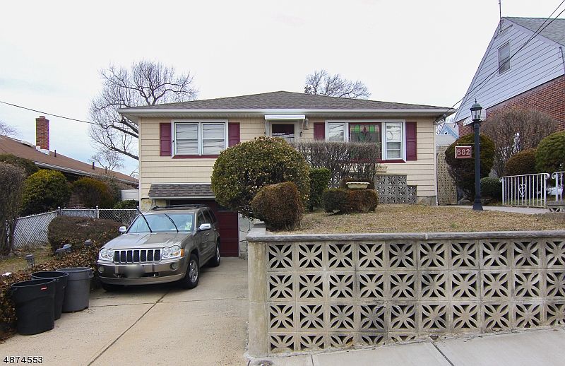 2nd image of 682 Joralemon St