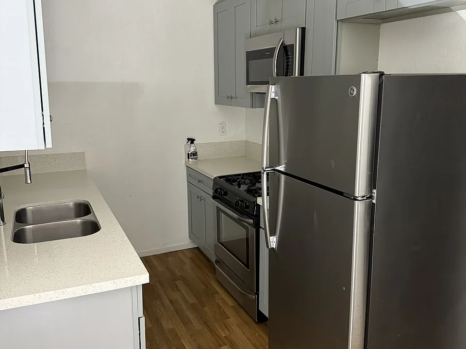 4561 1/2 Felton St
