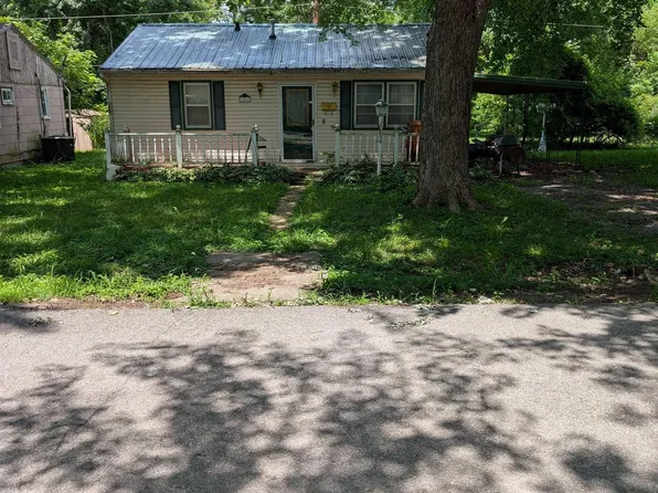 404 S Commercial St, Windsor, MO 65360