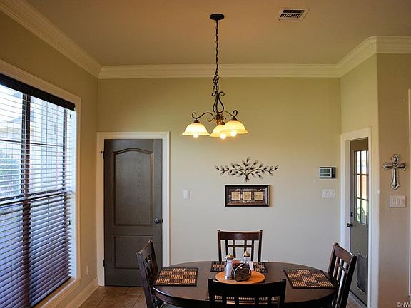 2nd image of 4247 Parkridge Dr