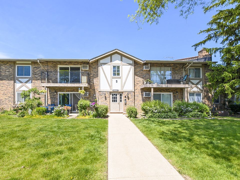 1st image of 16W540 Lake Dr #9A-201