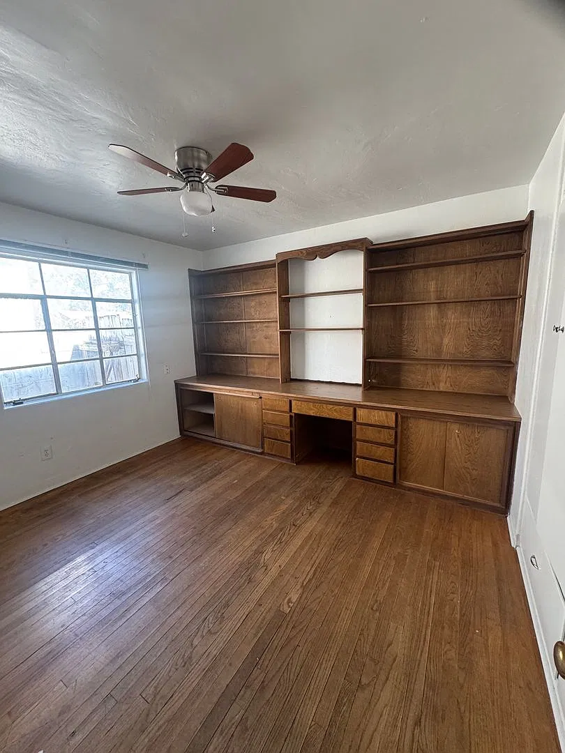 Charming 2-Bedroom Nob Hill Duplex with Sunroom and Garage! — Photo 4