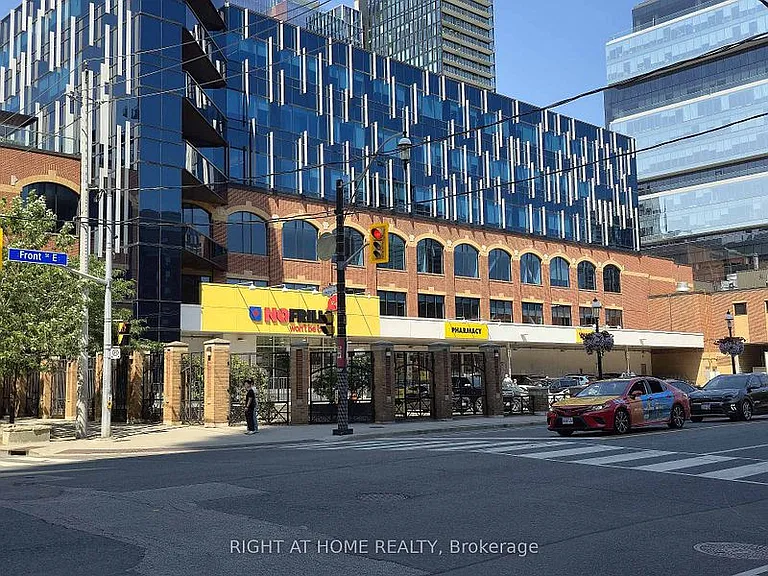 180 Front St E #4209 — Photo 15