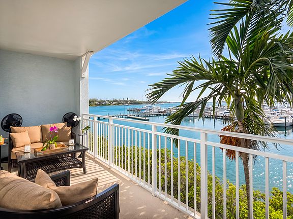 2nd image of 875 NW Flagler Avenue #203