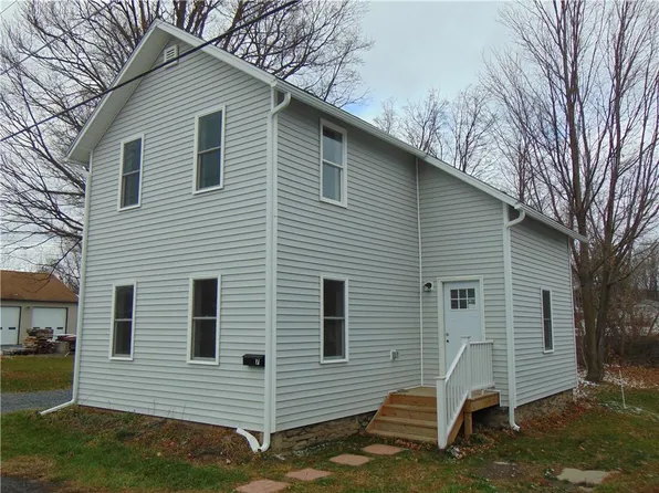 7 Spring St, Dundee, NY 14837