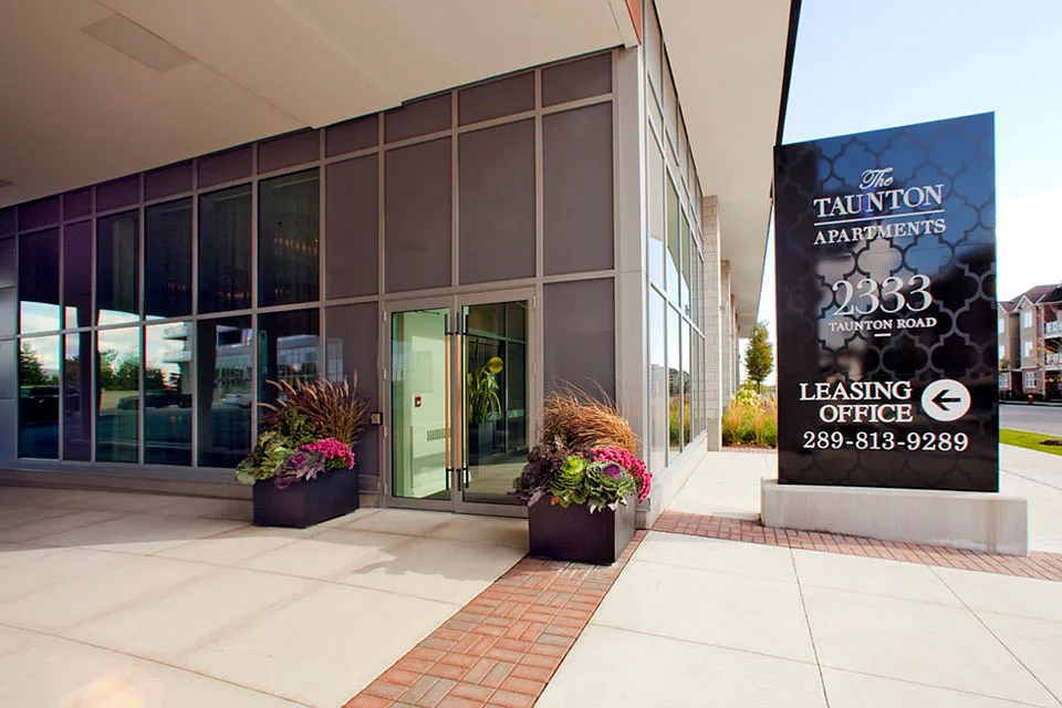 The Taunton Apartments, Luxury Rental Living in Oakville! — Photo 4