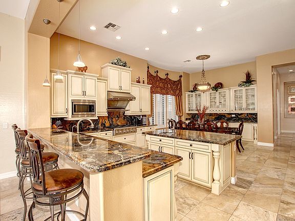 5th image of 2440 W Shinnecock Ct