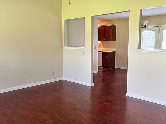 2nd image of 1013 Chickasaw Trl