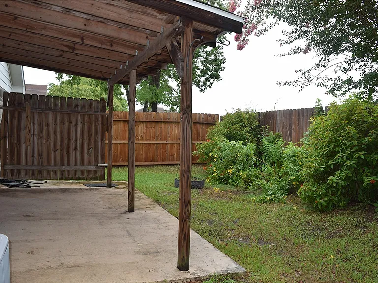 18130 Beaverdell Dr — Photo 5
