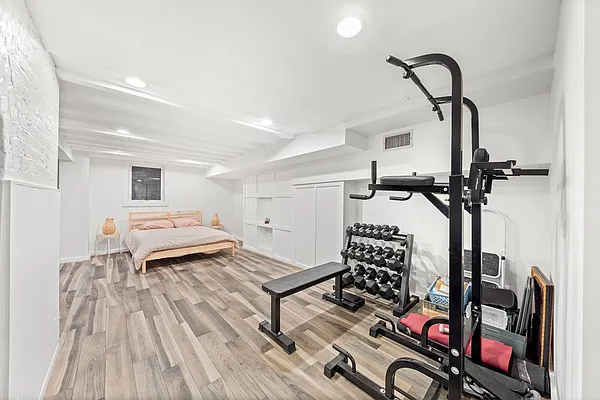 Rented by Corcoran | media 14