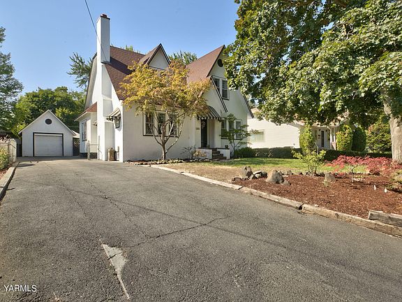 2nd image of 3008 W Yakima Ave