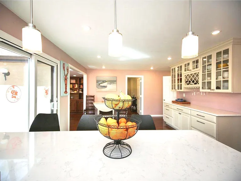 1120 Cymry Dr — Photo 7