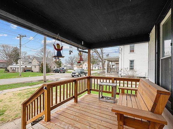 4th image of 630 N Burr Blvd