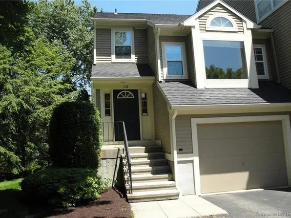 112 Paugusett Circle #112, Trumbull, CT 06611