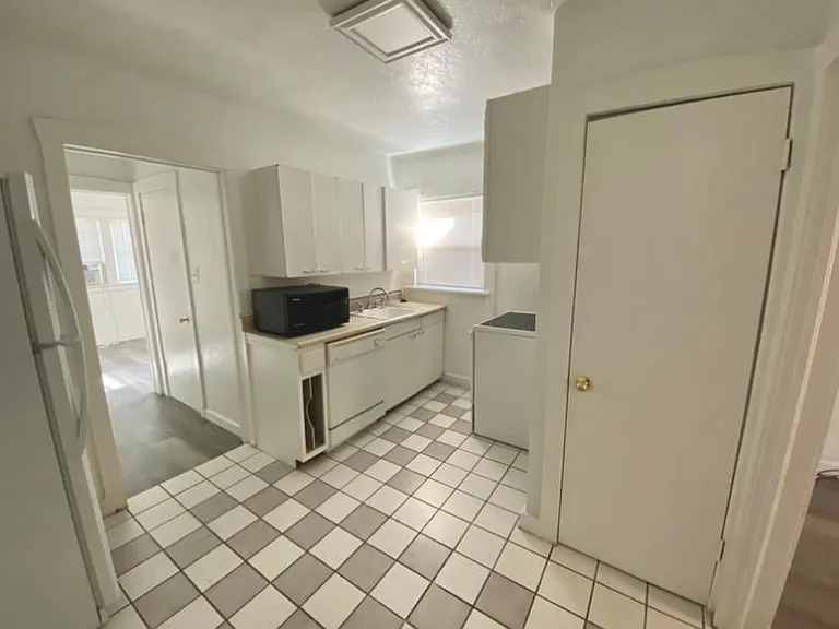 180 E Williams Ave — Photo 5
