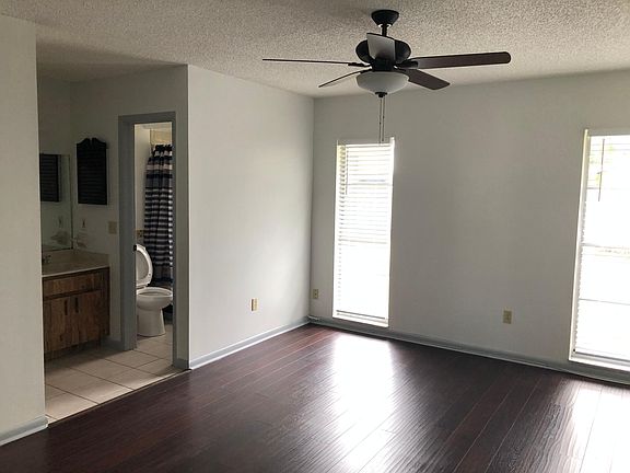 3rd image of 16119 Northglenn Dr
