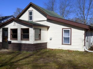 211 Dewey St, Dowagiac, MI 49047