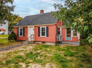 26 Ferry St, Winterport, ME 04496