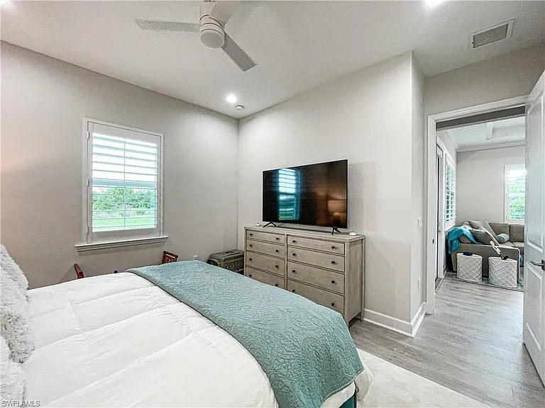 7162 Saona Ct — Photo 14