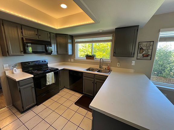 Full kitchen with a breakfast nook