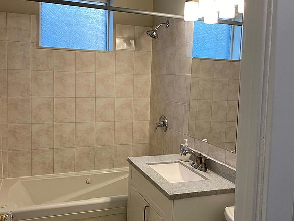 3rd image of 4533 N Kimball Ave #3