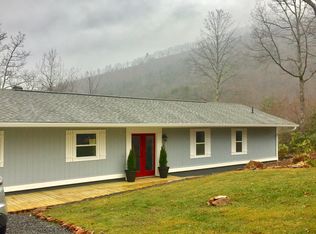 16 Starlight Dr, Black Mountain, NC 28711