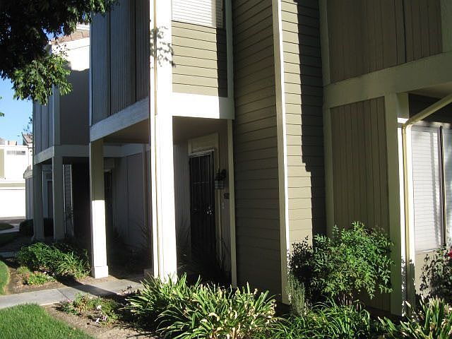 1st image of 27116 Hidaway Ave Unit 2