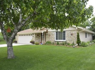 908 Willow Ln, South Milwaukee, WI 53172