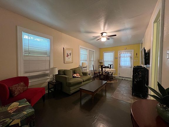 3rd image of 3602 N Flores St Unit B