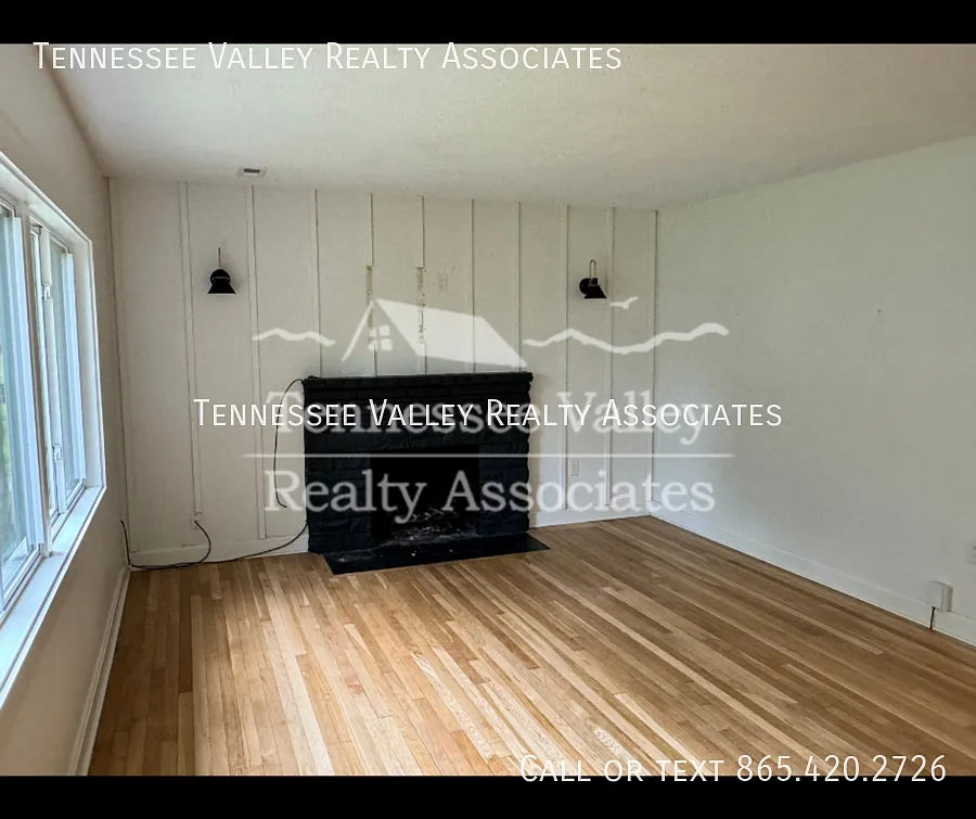 Coming Soon, home in Fountain City convenient to Tazewell Pike and Downtown Knoxville — Photo 3