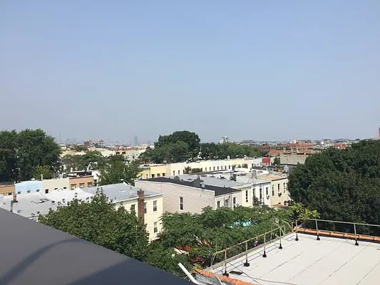 Rented by P Management | media 38