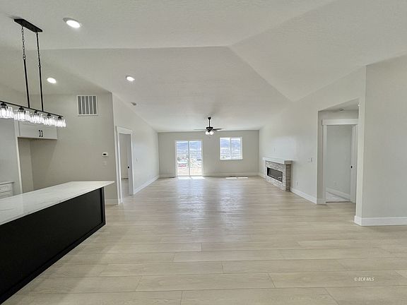 5th image of 2678 Mesquite Way Ave