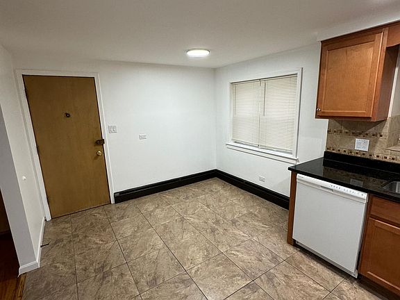 3rd image of 2135 Kenilworth Ave #Basement