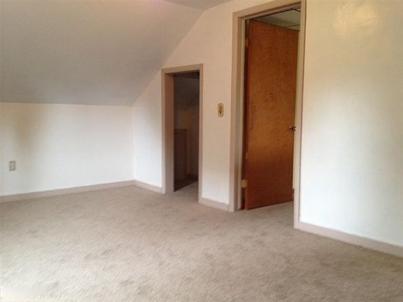 5th image of 412 Gunn St NW
