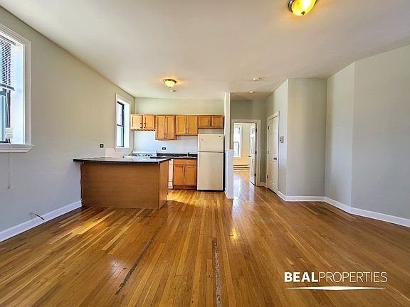 3rd image of 723 W Barry Ave #723B3