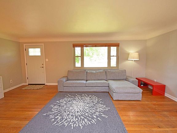 4th image of 8951 Cotillion Dr