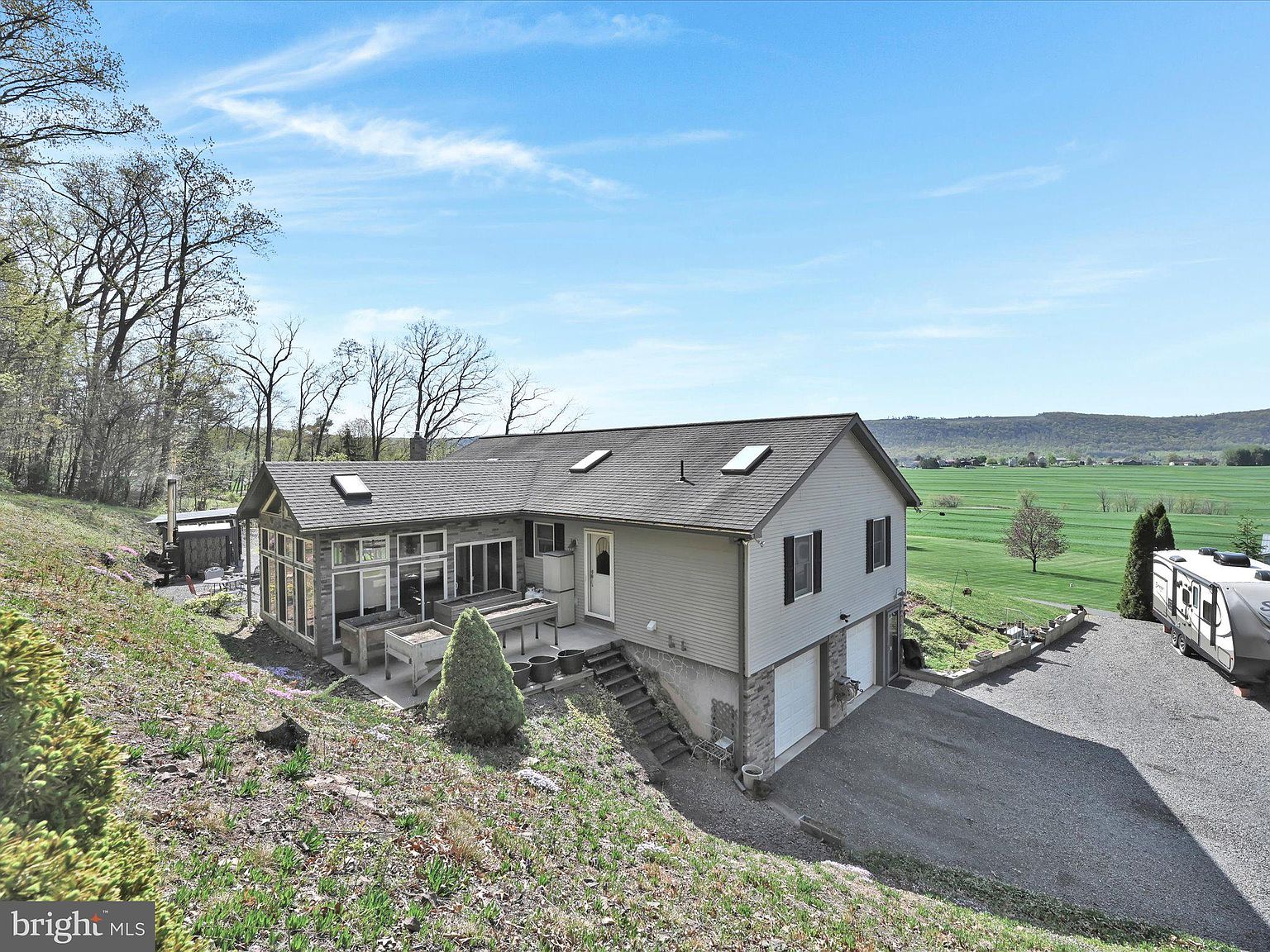 557 E Mountain Rd, Hegins, PA 17938 Zillow