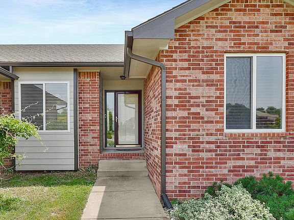3rd image of 15314 W Hendryx Ct