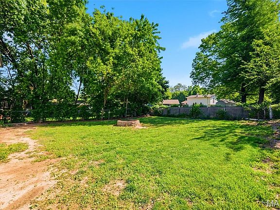 5th image of 105 Jane Dr