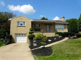 99 Hart St, Houston, PA 15342