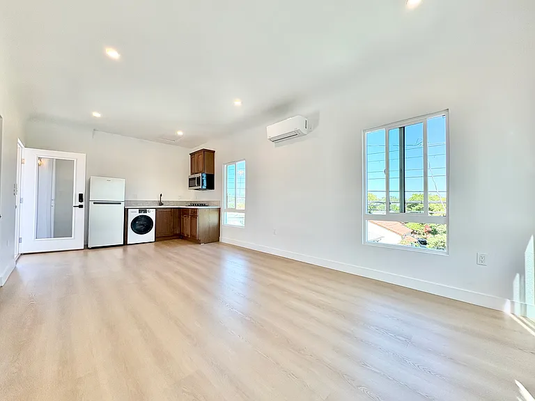 8959 W Hargis St #2 — Photo 1