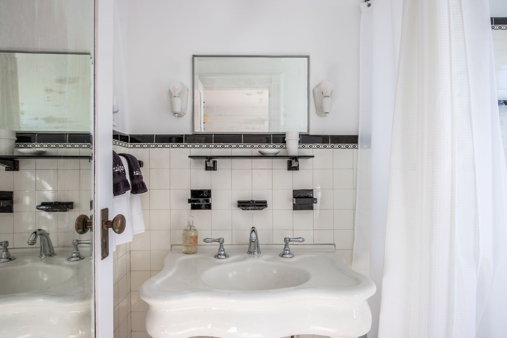  Bath details