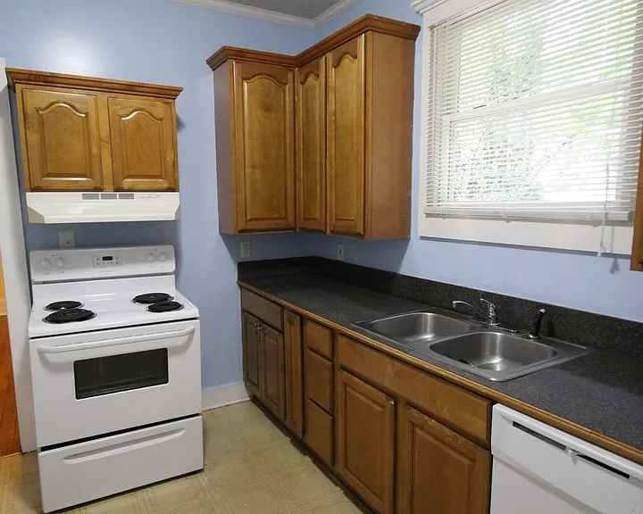 338 Ebenezer Ave — Photo 8